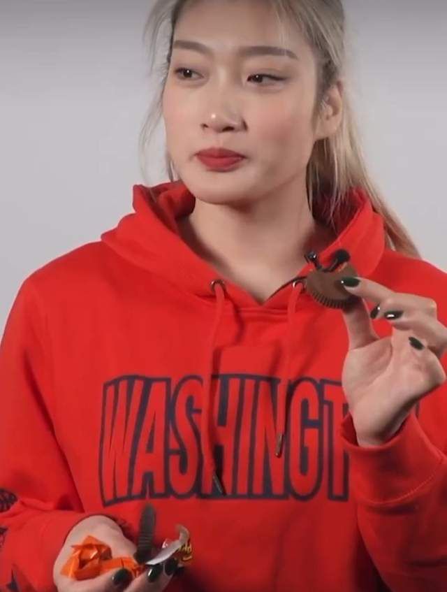 “只需在社交媒体快速搜索，就可以看到对于胡珀的尖酸批评、辱骂和威胁，这是社交媒体非实名的残酷影响，胡珀不应该因为在足球比赛中没有吹罚攻方有利而受到如此可怕的对待。